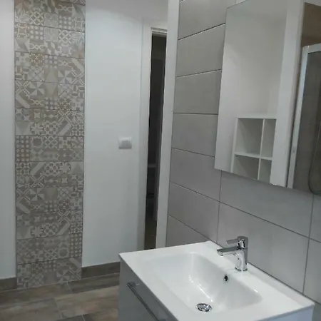 Via Stazione 5 アパート