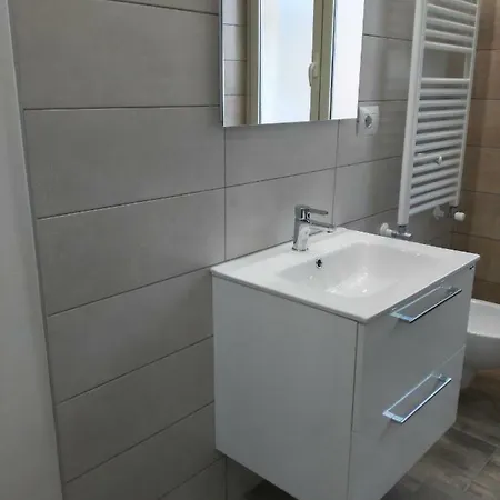 Via Stazione 5 アパート